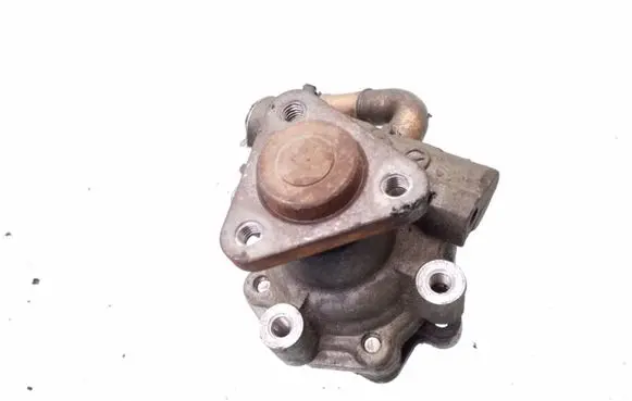 Volkswagen PASSAT B5 Power steering pump 8D0145156L
