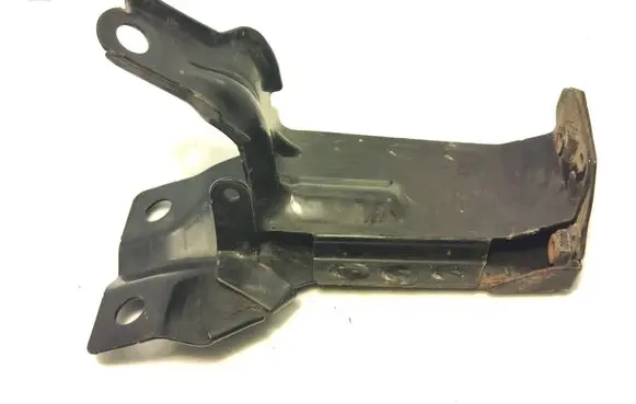 Volvo V60 Radiator mount bracket 31261932 809CC