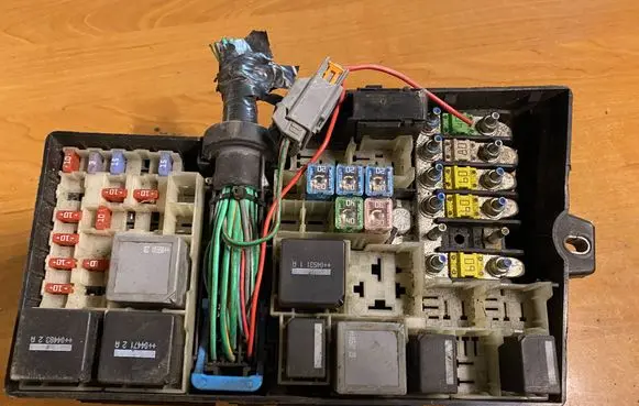 Ford Focus Fuse box set 3M5T14A067BC 518804109 3M5T14A142AB