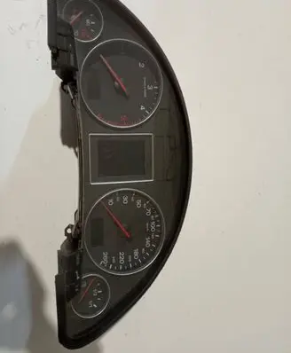 Audi A4 S4 B6 8E 8H Speedometer (instrument cluster) 8E0920900G