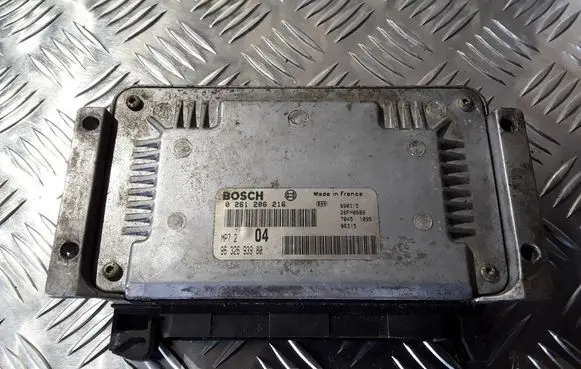 Peugeot 206 Engine control unit/module 0261206216 9632693980