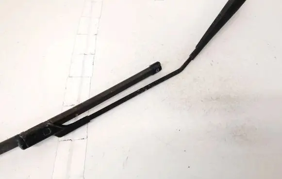 Volvo V50 Front wiper blade arm 30699998