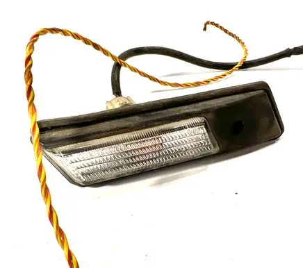 Front fender indicator light