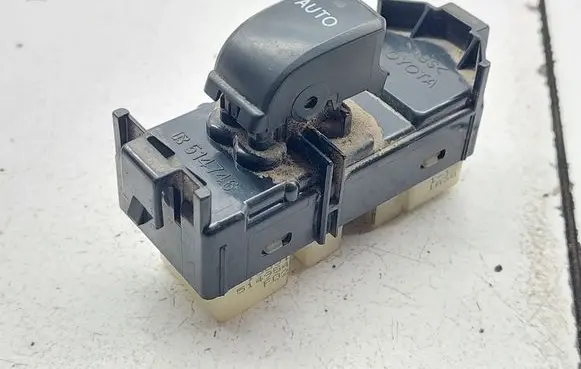Toyota Corolla Verso E121 Electric window control switch 8403013031 514746