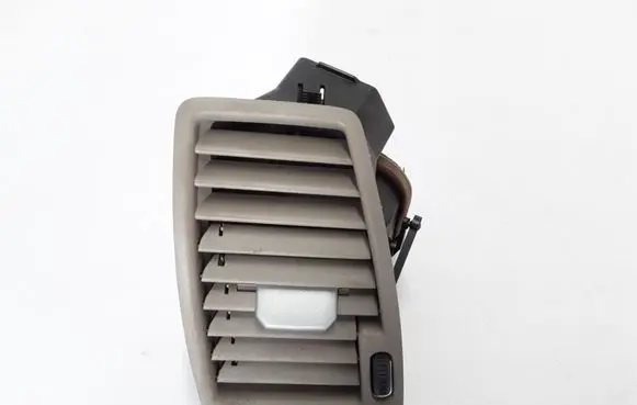 Volvo XC90 Dashboard side air vent grill/cover trim