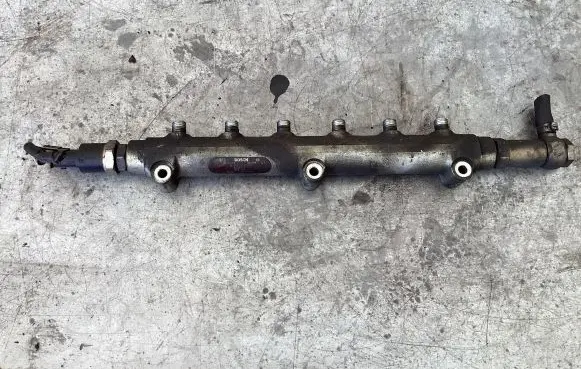 Volvo XC90 Fuel main line pipe 0445215010