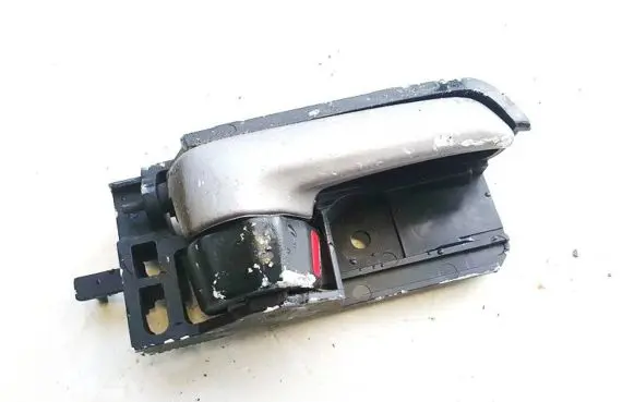 Suzuki SX4 Rear door interior handle
