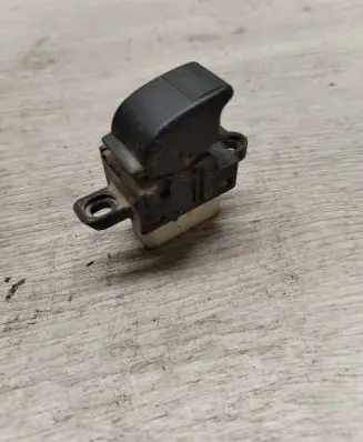 Mazda Premacy Electric window control switch 3582M01