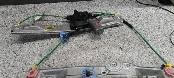 Opel Corsa D Front window lifting mechanism without motor