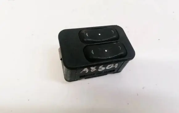 Opel Zafira A Electric window control switch 13363201 90561088