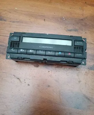 Skoda Octavia Mk1 (1U) Climate control unit 1U1907044A