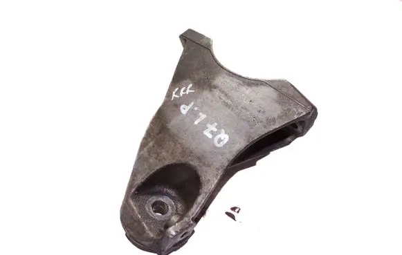 Audi Q7 4L Engine mounting bracket 7L6199308B