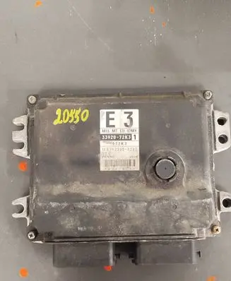 Suzuki Swift I Engine control unit/module 3392072k3 mb112300-8282