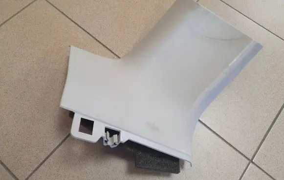 Volvo V70 (D)pillar trim (top) 