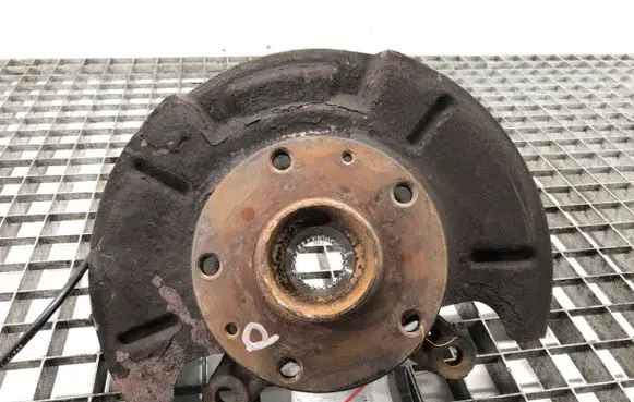 Fiat Sedici Front wheel hub spindle knuckle