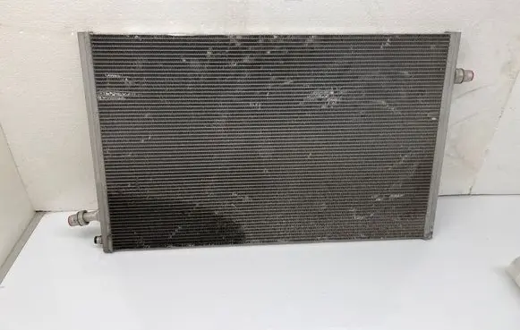 Jaguar I-Pace Optional radiator HL599001