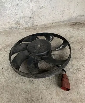 Volkswagen Beetle A5 Radiator cooling fan shroud