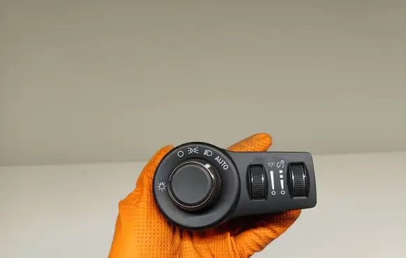 Chrysler Pacifica Light switch 68156005AC