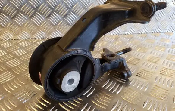 Toyota Corolla Verso E121 Gearbox mount 123710R010