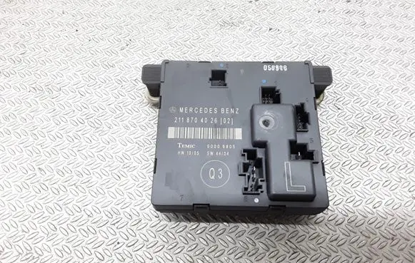Mercedes-Benz E W211 Door control unit/module 2118704026