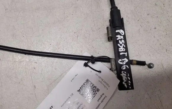 Volkswagen PASSAT B6 Engine bonnet/hood lock release cable 3C1923535