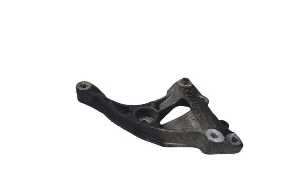 Peugeot 308 A/C compressor mount bracket V758078180