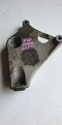 BMW 1 F20 F21 Engine mounting bracket 6788611