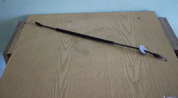 Volkswagen Touran I Front door cable line 1T0837086