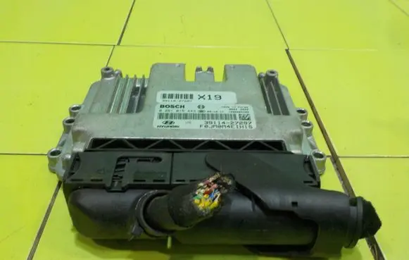 Hyundai Tucson JM Engine control unit/module 0281015443 14AB151