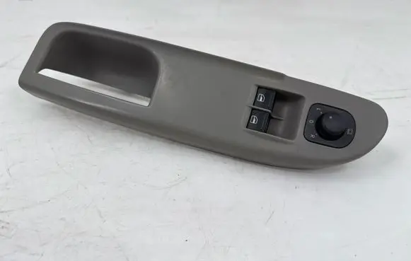 Volkswagen PASSAT B6 Front door window switch trim 3C1867171C
