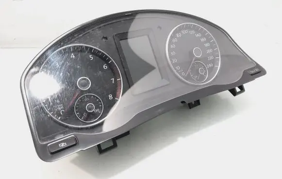 Volkswagen Golf Plus Speedometer (instrument cluster) 5M0920870D