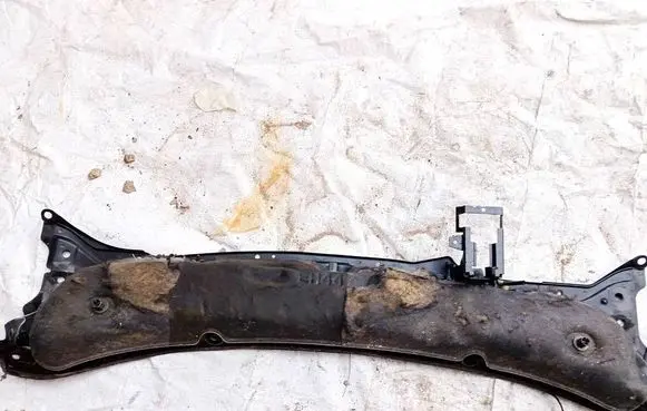 Mazda CX-7 Wiper trim 