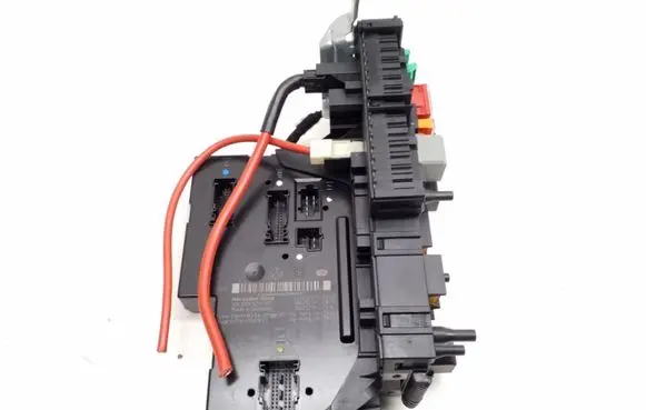 Mercedes-Benz E C207 W207 Fuse module A2129000004