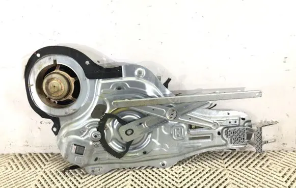 KIA Sportage Front door window regulator with motor 824803U130