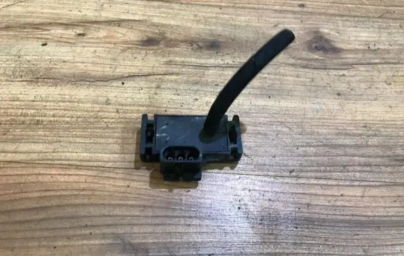 Opel Corsa B Air pressure sensor 0396271 gm466