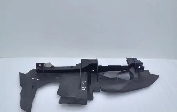 Audi Q7 4L Intercooler air guide/duct channel 4L0121283A