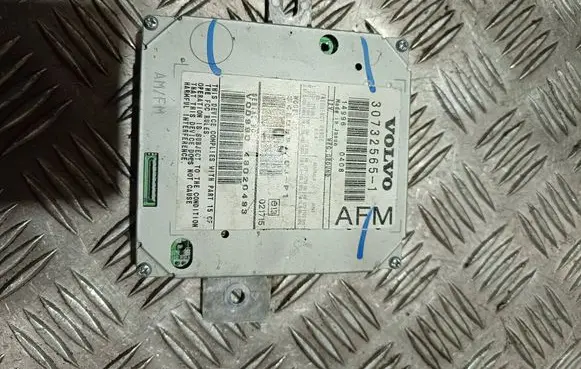 Volvo V50 Aerial antenna amplifier 307325651 48020493 34E099J