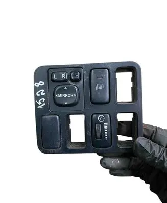 Toyota Land Cruiser (J120) Wing mirror switch 183575