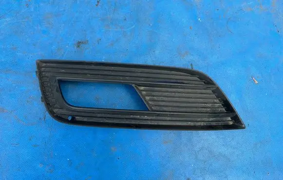 Audi A4 S4 B8 8K Front fog light trim/grill 8K0807681K