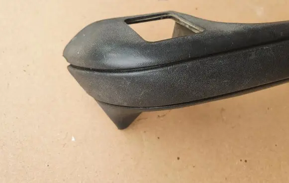 Volkswagen PASSAT B3 Front door interior handle trim 357867198B 357867180A