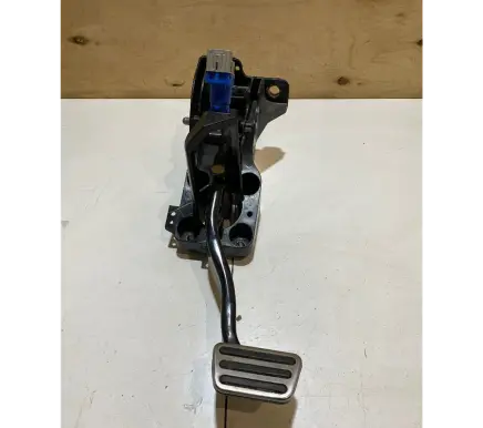 Ford Mustang VI Brake pedal FR3C2D094CD