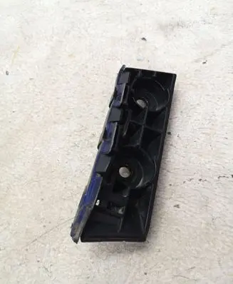 Ford Mustang VI Front bumper mounting bracket FR3B17D958