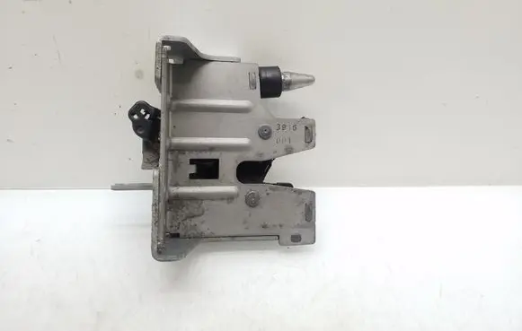 Loading door lock