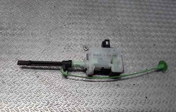 Volvo S80 Fuel tank cap lock 86113136