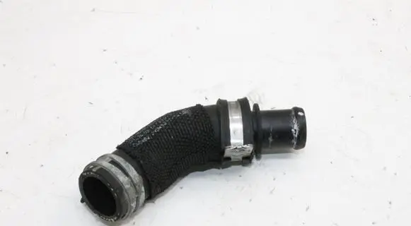 Mercedes-Benz GLA W156 Engine coolant pipe/hose A1332000252
