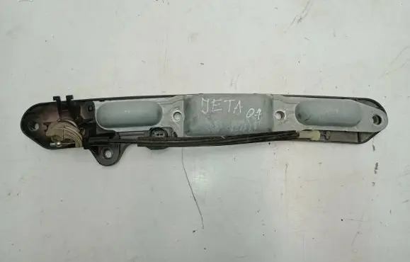 Volkswagen Jetta V Tailgate exterior lock 1T0827573