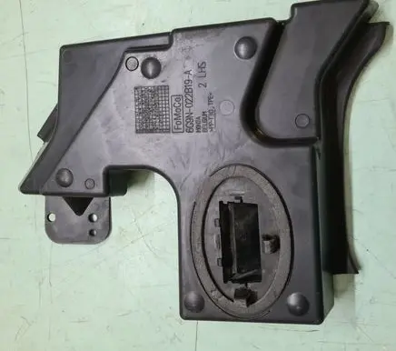 Volvo XC60 Other engine bay part 31299570 30779741 6G9N022B19A