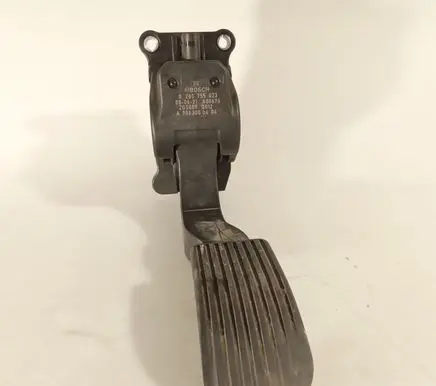 Mercedes-Benz Sprinter W906 Accelerator throttle pedal A9063000404 0280755023