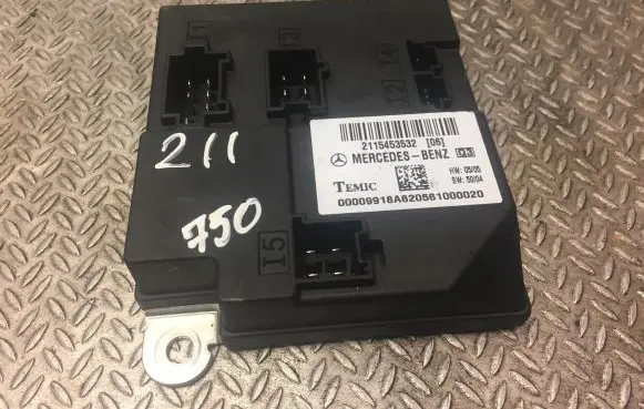 Mercedes-Benz E W211 Central body control module 2115453532 A2115453532