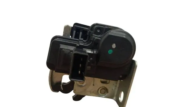 Jeep Grand Cherokee Tailgate window lock/catch/latch Y2C273025926
